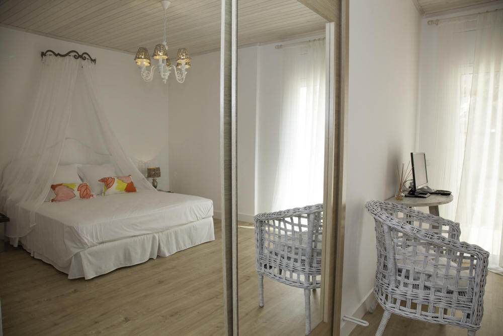 Es Cel De Begur Hotel Room photo