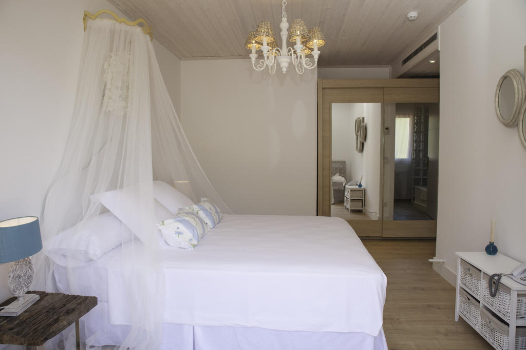 Es Cel De Begur Hotel Room photo