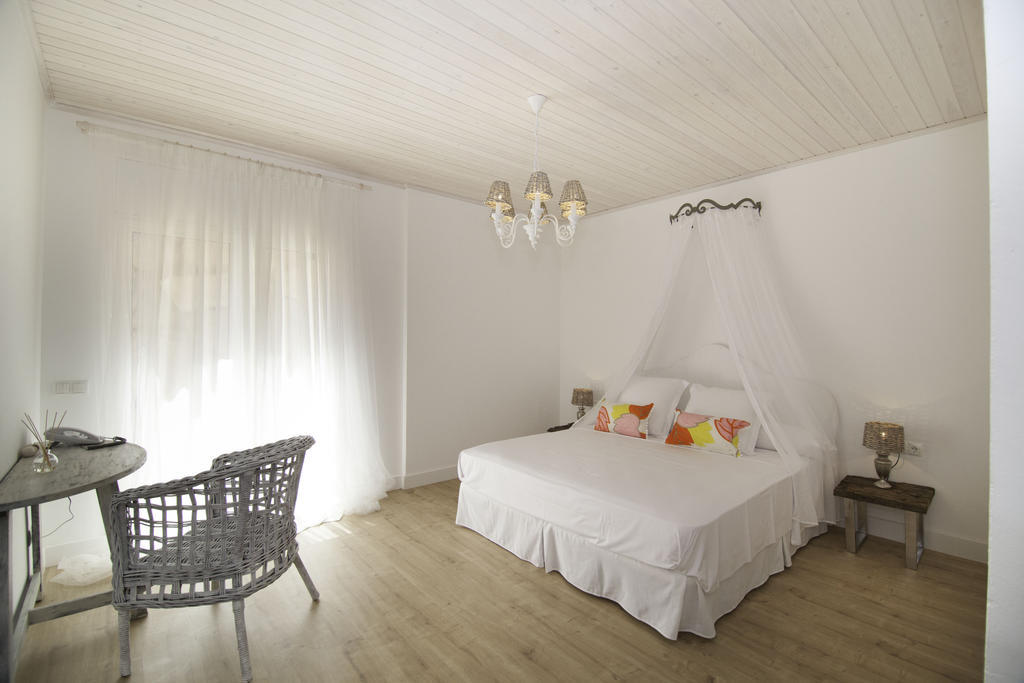 Es Cel De Begur Hotel Room photo